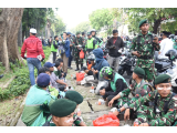 Aksi Damai di Kwitang: TNI Tunjukkan Wajah Humanis di Tengah Demonstrasi
