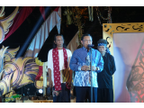 Anggota DPR RI E. Herman Khaeron Menerima Penghargaan atas Dedikasinya Dalam Pelestarian Budaya