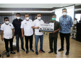 Anggota DPR RI Martin Manurung Salurkan Bantuan Rp 1.5 M ke Tapteng