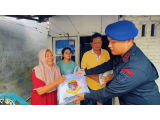 Brimob Polda Sumut Gelar “Minggu Kasih”, Bagikan Sembako untuk Warga Medan Deli