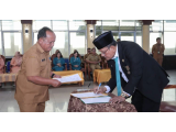 Bupati Dairi Lantik 16 Pejabat Pimpinan Tinggi Pratama dan Ambil Sumpah 10 ASN