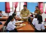 Bupati Humbahas Tinjau Langsung Program Makan Bergizi Gratis di SMP Negeri 002 Pasaribu