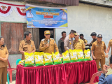 ﻿Bupati JTP Hutabarat Tinjau Gerakan Pangan Murah, Warga Muara Dapat Beras Terjangkau