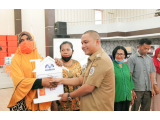 Bupati Tapteng Bangun Rumah Tak Layak Huni, Warga Senang
