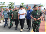 Bupati Taput sambut Kasum TNI dan Sejumlah Pejabat Lainnya di Bandara Silangit.