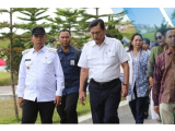 Bupati Taput Sambut  Luhut Pandjaitan di Silangit, Bahas Penguatan Ekonomi Kawasan Danau Toba