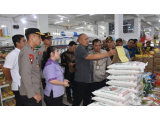 Cek Harga dan Stok Sembako, Wabup Tapteng Lakukan Sidak Pasar Tradisional dan Modern di Pandan
