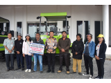 Dorong Produktivitas Pertanian, Bupati Humbahas Serahkan Dua Unit Traktor Crawler kepada Petani