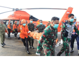 Evakuasi Korban Pesawat ATR 42-500 di Gunung Bulusaraung Berhasil Dilakukan Melalui Jalur Udara
