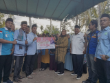 Hj Delmeria Bantu Amal Usaha Budi Daya Ikan Lele DPD BKPRMI Tapteng