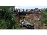 Jalan Rusak Telan Korban, Mobil Masuk Jurang