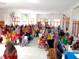 Jelang Nataru Warga Tapteng Terima BLT dari Dampak Inflasi
