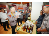 Kapolri Beri Piagam Penghargaan dan Modal Usaha untuk Mantan Narapidana Terorisme