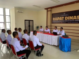 Kenal Purba Berikan Pembekalan Kepada 7 CPNS.