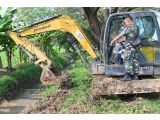 Lanud SKI Bersama Warga Kertasari Gotong Royong Perbaiki Saluran Irigasi
