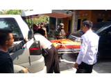 Mayat Anak dan Ibu Ditemukan di Mobil Alphard, Warga Geger