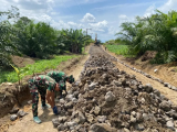 Meski Puasa Hari ke-6, Satgas TMMD Ke-127 Kodim 0207/Simalungun Tuntaskan Pemasangan Batu Jalan di Nagori Limag