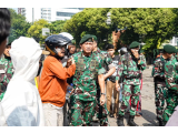 Pangkostrad Letjen TNI Mohammad Fadjar Tinjau Aksi Unjuk Rasa di Depan Mako Brimob Jakarta