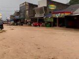 Parapat Dilanda Banjir, Puluhan Rumah Rusak, Ratusan Berlumpur