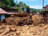 Penanganan Darurat Banjir Bandang dan Longsor di Tapteng Terus Dikebut