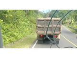 Pengguna Jalan di Tapteng Keluhkan Truk Pengangkut Meterial