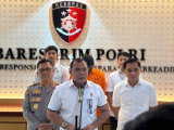 Polisi Amankan 6.000 Drum Sianida Ilegal di Surabaya dan Pasuruan