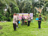 Polsek Tanah Jawa Gelar Jumat Berkah: Wujud Kepedulian Polri Lewat Pembagian Sembako di Simalungun