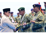 Presiden Prabowo, Berikan Tanda Kehormatan Kepada 3 Pati dan 12 Satuan