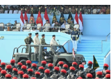 Presiden Prabowo Pimpin Upacara HUT ke-80 TNI di Monas, Tegaskan Pentingnya Kepemimpinan Berdasarkan Keteladanan dan Prestasi