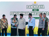 Presiden Prabowo Umumkan Indonesia Swasembada Pangan 2025 saat Panen Raya di Karawang
