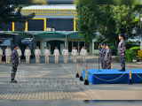 Puskesal Menggelar Apel Istimewa di Lingkungan Rumah Sakit TNI AL dr. Mintohardjo,