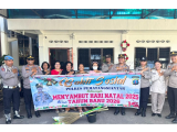 Sambut Natal 2025 dan Tahun Baru 2026, Polsek Siantar Selatan Salurkan Bansos di GKPS Jalan Sudirman