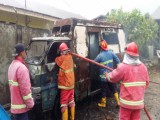 Sekitar 15 Tahun Parkir, Mobil Perpustakaan Mendadak Terbakar