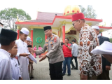 Semarak Ramadan 2026, Polres Karo Gelar Baksos dan Serahkan Sembako di Masjid Muhammad Chang Ho