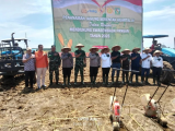 Unsur Forkopimda Simalungun Melaksanakan Penanaman Jagung Serentak Kuartal IV