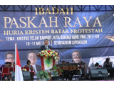 Wakil Bupati Tapanuli Utara, Deni P. Lumbantoruan, menghadiri Perayaan Paskah Raya HKBP