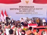 Warga Humbahas Peroleh Sertifikat, Gubernur : Jangan Jualbelikan