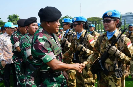 Inspektur Jenderal TNI, Letjen TNI Muhammad Saleh Mustafasaat memimpin upacara kepulangan 173 prajurit TNI dari Satgas Kiz) Kontingen Garuda XX-U/MONUSCO 2024. (Foto: Puspen TNI)