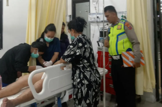 Korban pengendara sepeda motor berinisial MS saat dirujuk ke RS Vita Insani Pematangsiantar (Foto istimewa)