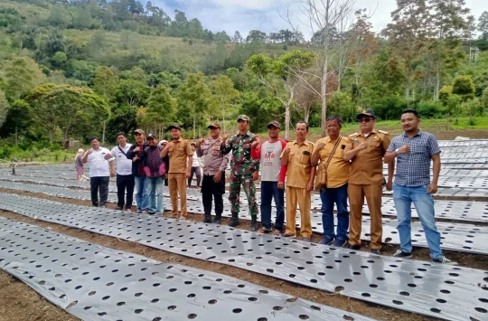 Launching Program Ketahanan Pangan yang digelar di Dusun Batu Marandor, Nagori Tigaras, Kecamatan Dolok Pardamean, Kabupaten Simalungun Foto: Pendim0207/SML)