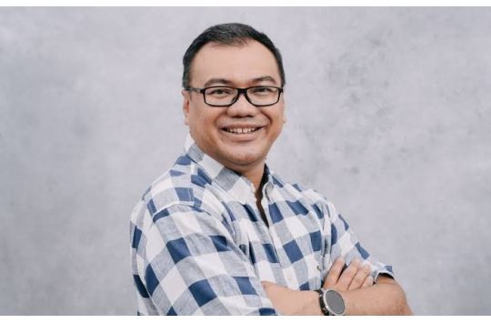 Bupati Deli Serdang, dr Asri Ludin Tambunan mencopot Kepala Desa Paluh Kurau, Kecamatan Hamparan Perak, M Yusuf Batubara karena diduga menyalahgunakan kewenangan