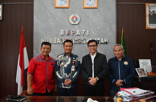 Bupati Humbang Hasundutan Jalin Kerjasama Strategis dengan Universitas Katolik Santo Thomas untuk Pendidikan dan Pertanian