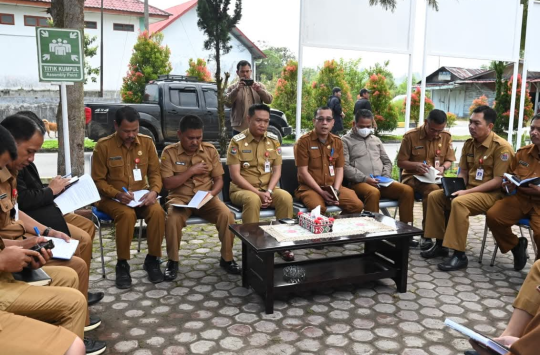 Bupati Humbahas Dr Oloan P. Nababan pimpin ratas pascabencana