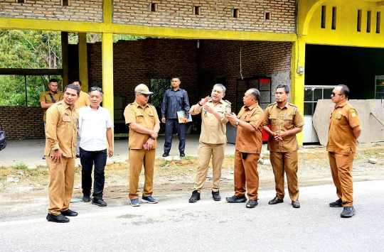 Bupati Pakpak Bharat Tinjau Jalan Nasional Kritis, Dorong Solusi ke Pemerintah Pusat