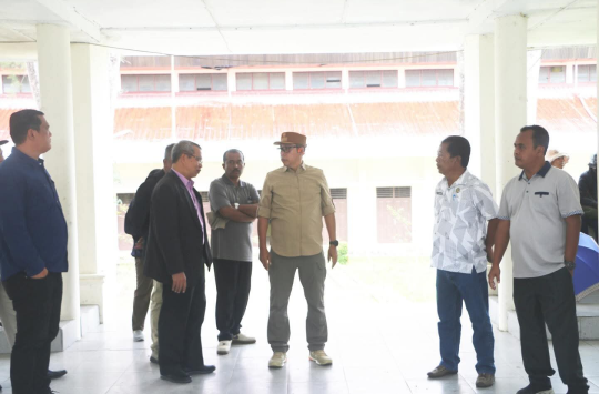 Bupati Taput, JTP Hutabarat saat melakukan kunjungan langsung ke Seminarium Sipoholon