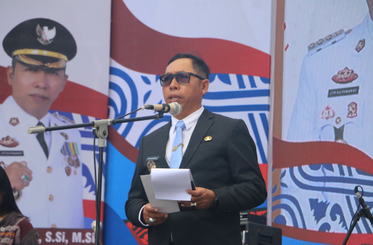 Bupati Taput dan Ketua Dekranasda Hadiri Festival Kuliner HUT ke-80, Dorong UMKM dan Pariwisata Lokal Bangkit.(Foto:Loksa Situmeang/Kabarnas.id)