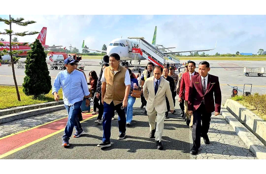 Bupati Taput Sambut Menteri PKP di Bandara Silangit, Perkuat Sinergi dan Percepat Pembangunan Perumahan