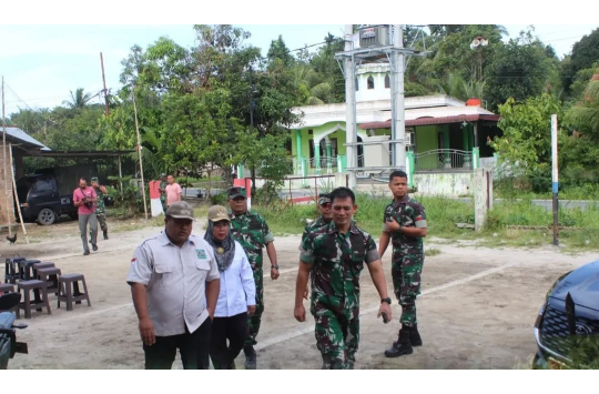 Letkol Inf Gede Agus Dian Pringgana saat meninjau lahan dan bangunan KMP di Jalan Wibawa Huta VII, Karang Anyar, Kecamatan Gunung Maligas (Pendim 0207/Simalungun)