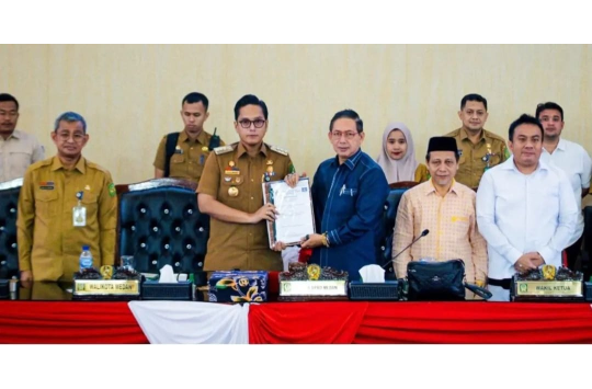 Wali Kota Medan, Rico Tri Putra Bayu Waas, saat mengikuti rapat Paripurna DPRD  terkait Ranperda  APBD Kota Medan Tahun Anggaran 2026.