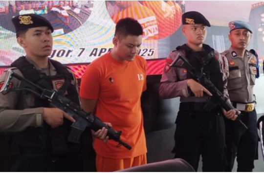 Rezky Fauzan Ranajaya pelaku yang membunuh tantenya sendiri karena di larang keluar rumah untuk bertemu teman temannya (Foto ist)